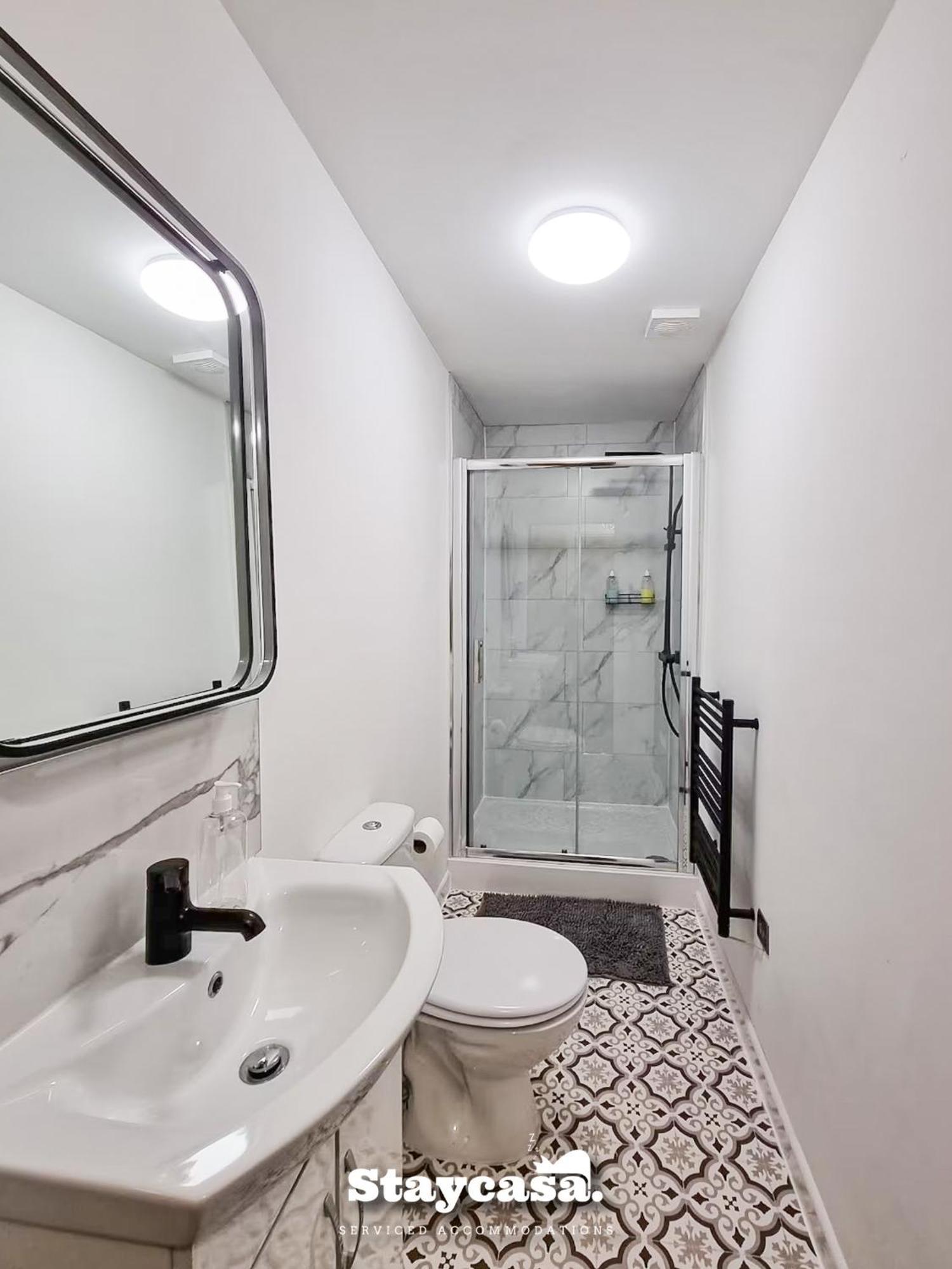 Ferienhaus Delightful Spacious Haven With Large Driveway Manchester