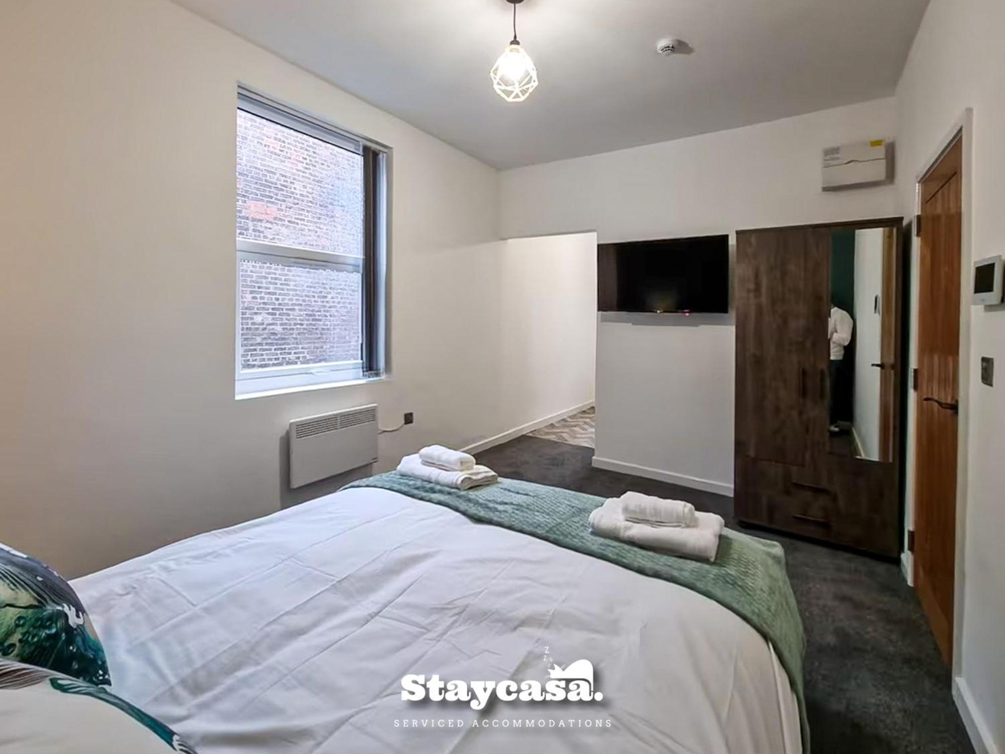 Delightful Spacious Haven With Large Driveway